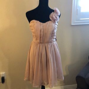 Pretty blush pink Forever 21 dress